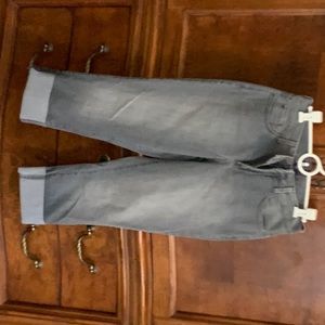 Good condition NYDJ gray cuffed boyfriend denim capris